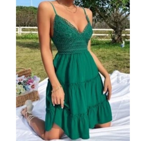 Green Mini A-Line tie up back Dress Size Medium - Picture 1 of 10